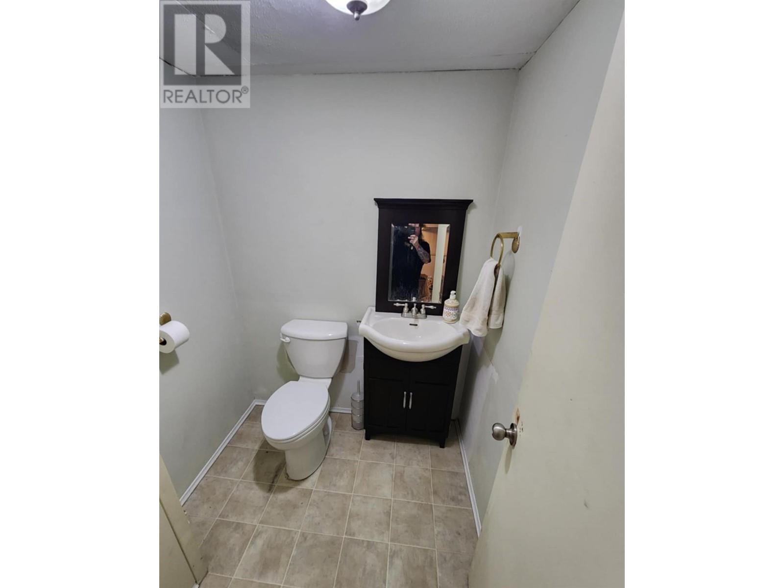 3300 Dahlia Crescent, Trail, British Columbia  V1R 2X9 - Photo 19 - 10340749