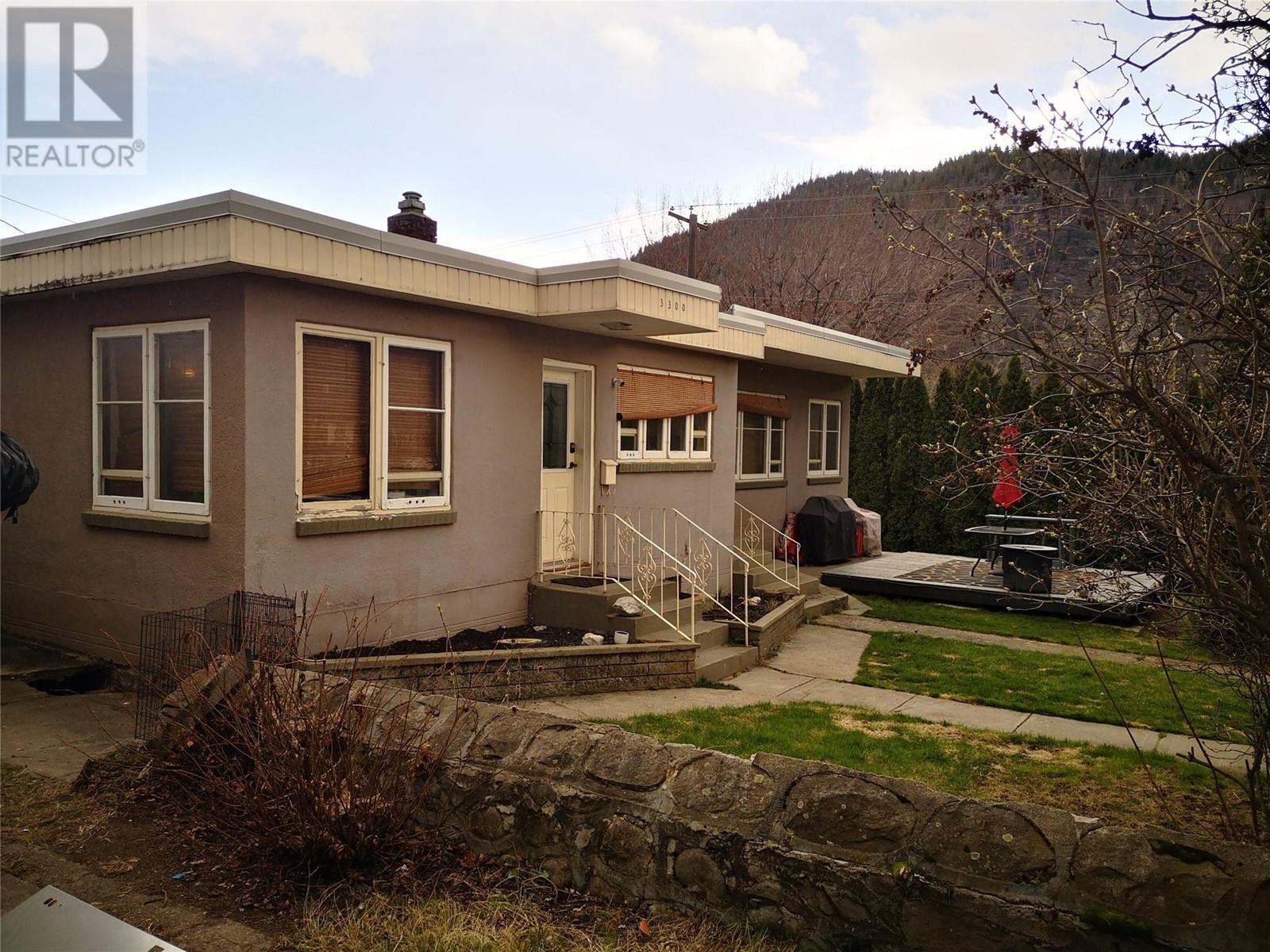 Property at 3300 Dahlia Crescent image 3