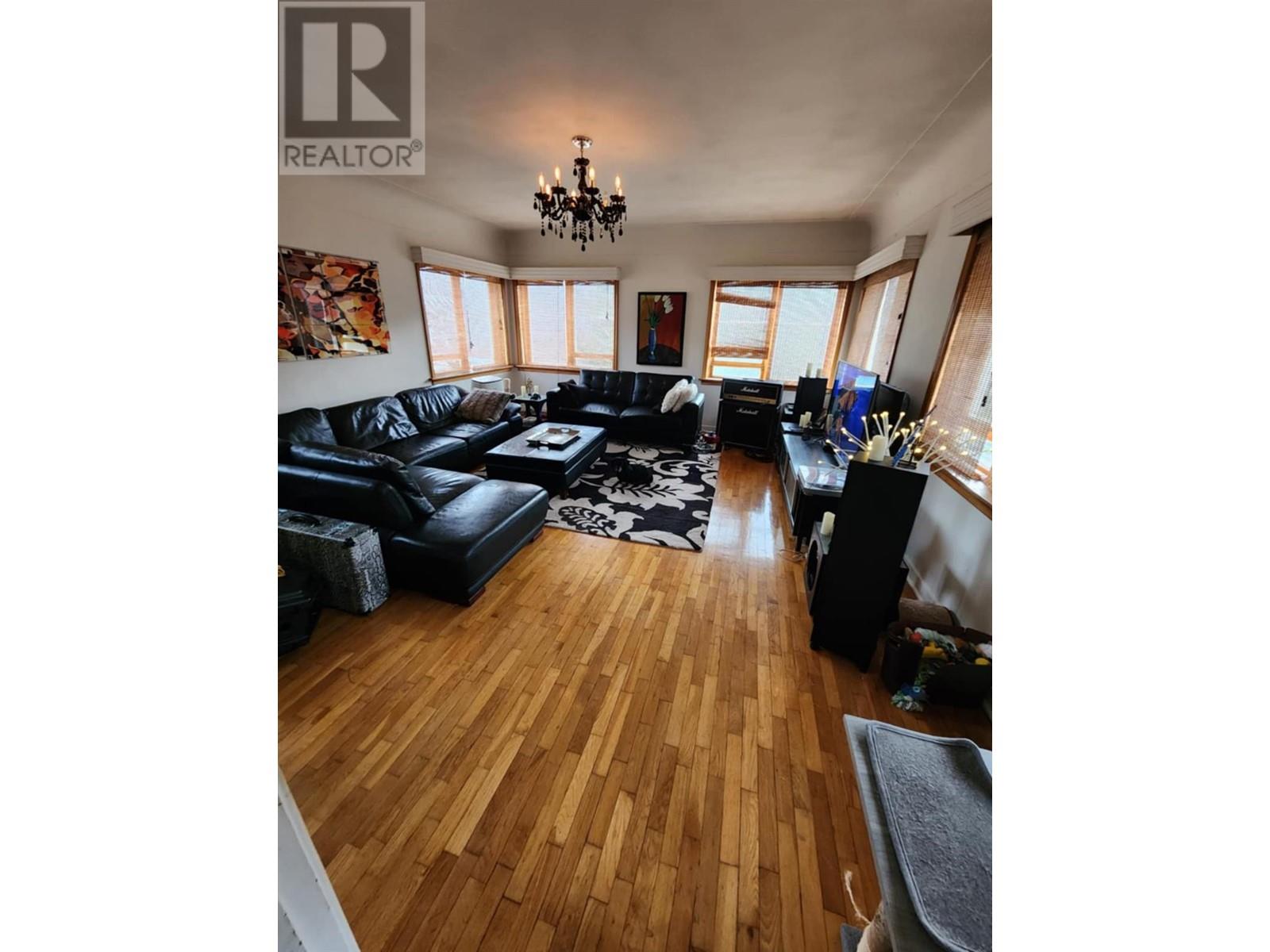 Property at 3300 Dahlia Crescent image 4