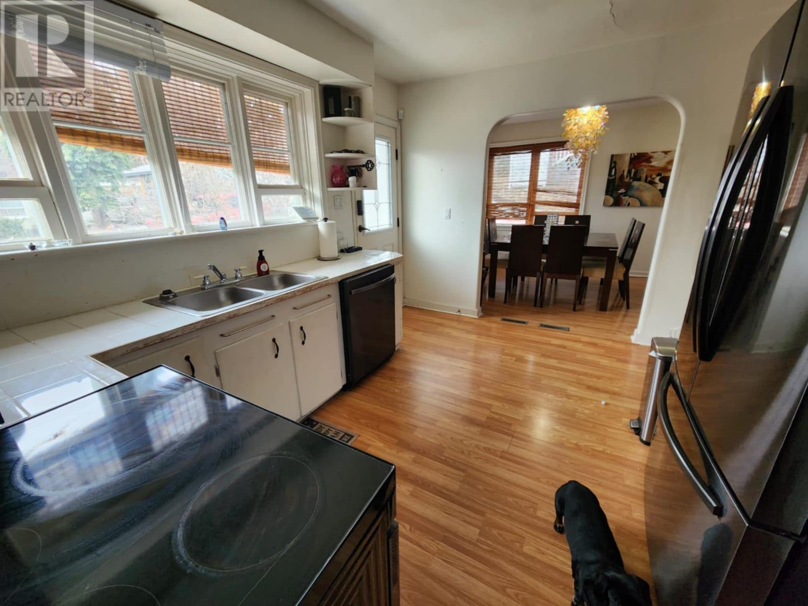 3300 Dahlia Crescent, Trail, British Columbia  V1R 2X9 - Photo 6 - 10340749