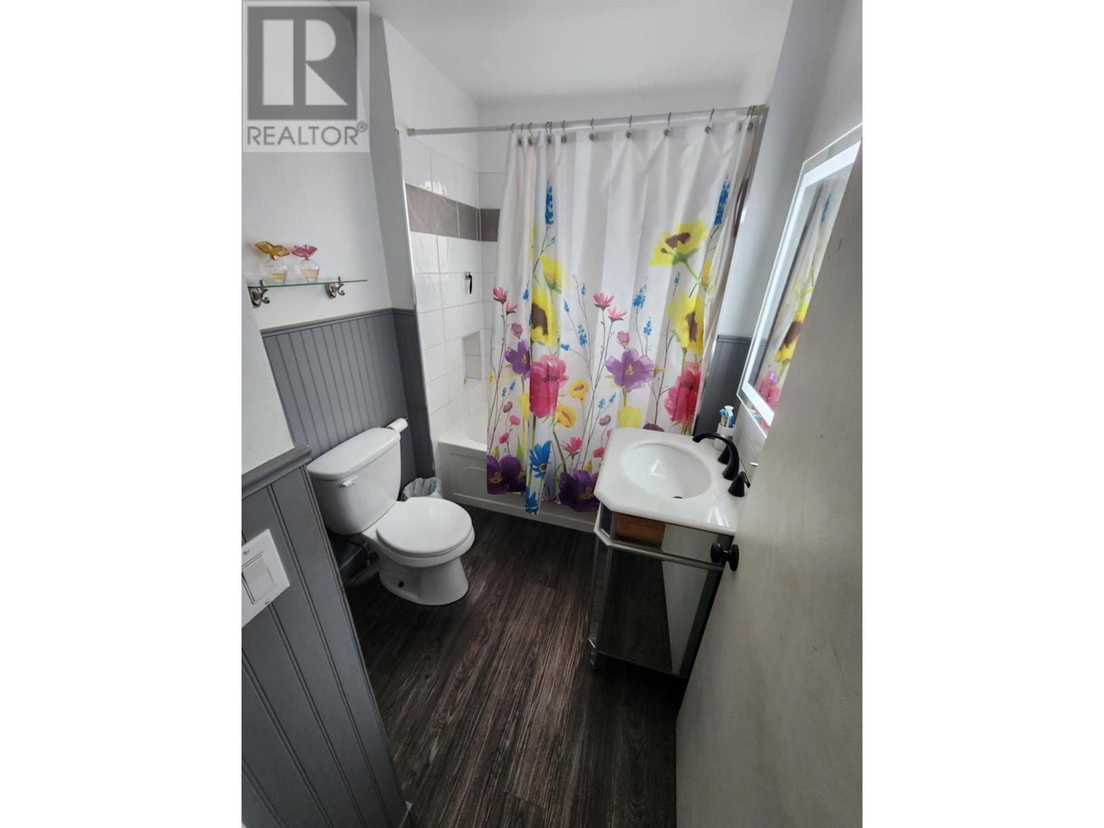 3300 Dahlia Crescent, Trail, British Columbia  V1R 2X9 - Photo 9 - 10340749
