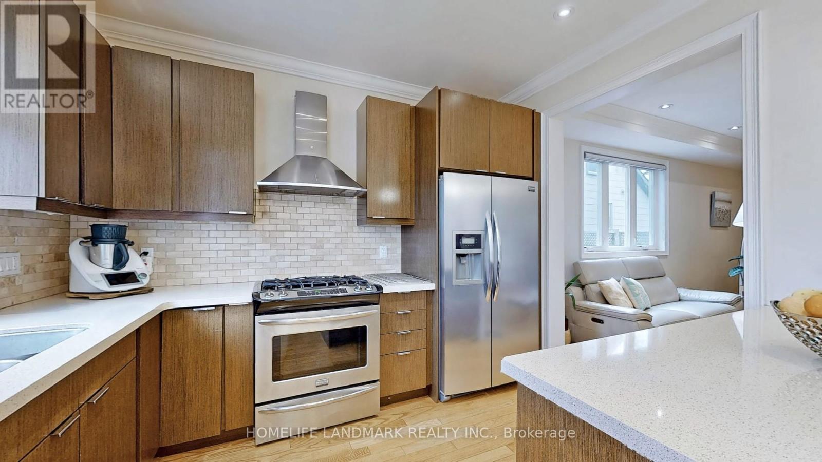 64 Forest Avenue, Mississauga, Ontario  L5G 1L2 - Photo 12 - W12059618
