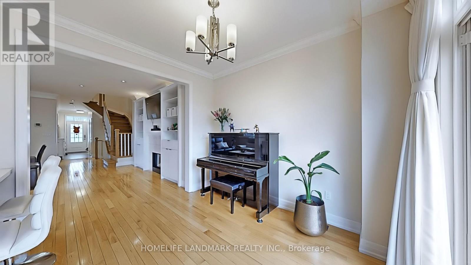 64 Forest Avenue, Mississauga, Ontario  L5G 1L2 - Photo 16 - W12059618