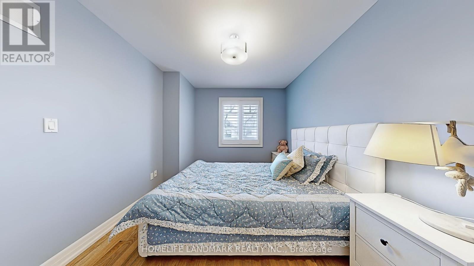 64 Forest Avenue, Mississauga, Ontario  L5G 1L2 - Photo 24 - W12059618