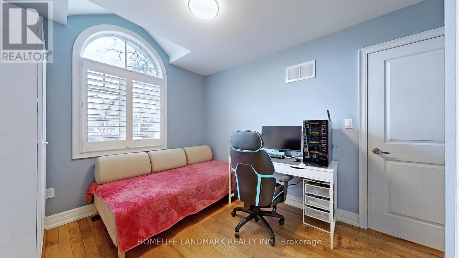 64 Forest Avenue, Mississauga, Ontario  L5G 1L2 - Photo 27 - W12059618