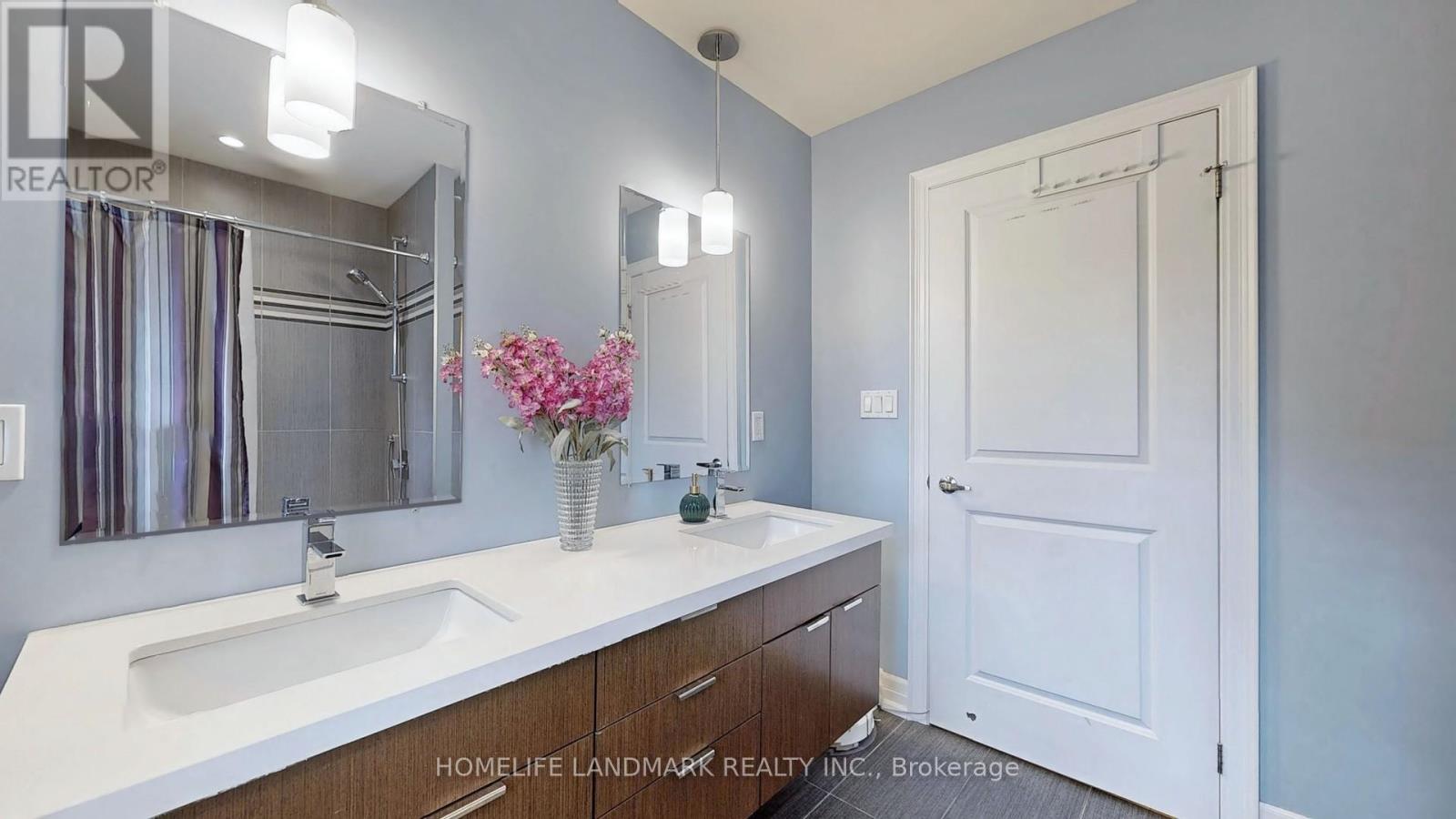 64 Forest Avenue, Mississauga, Ontario  L5G 1L2 - Photo 30 - W12059618