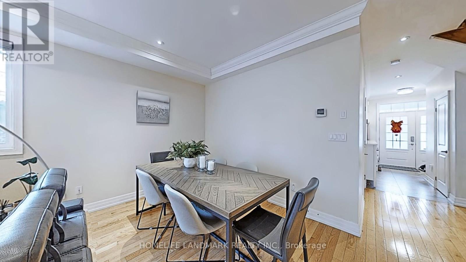 64 Forest Avenue, Mississauga, Ontario  L5G 1L2 - Photo 8 - W12059618