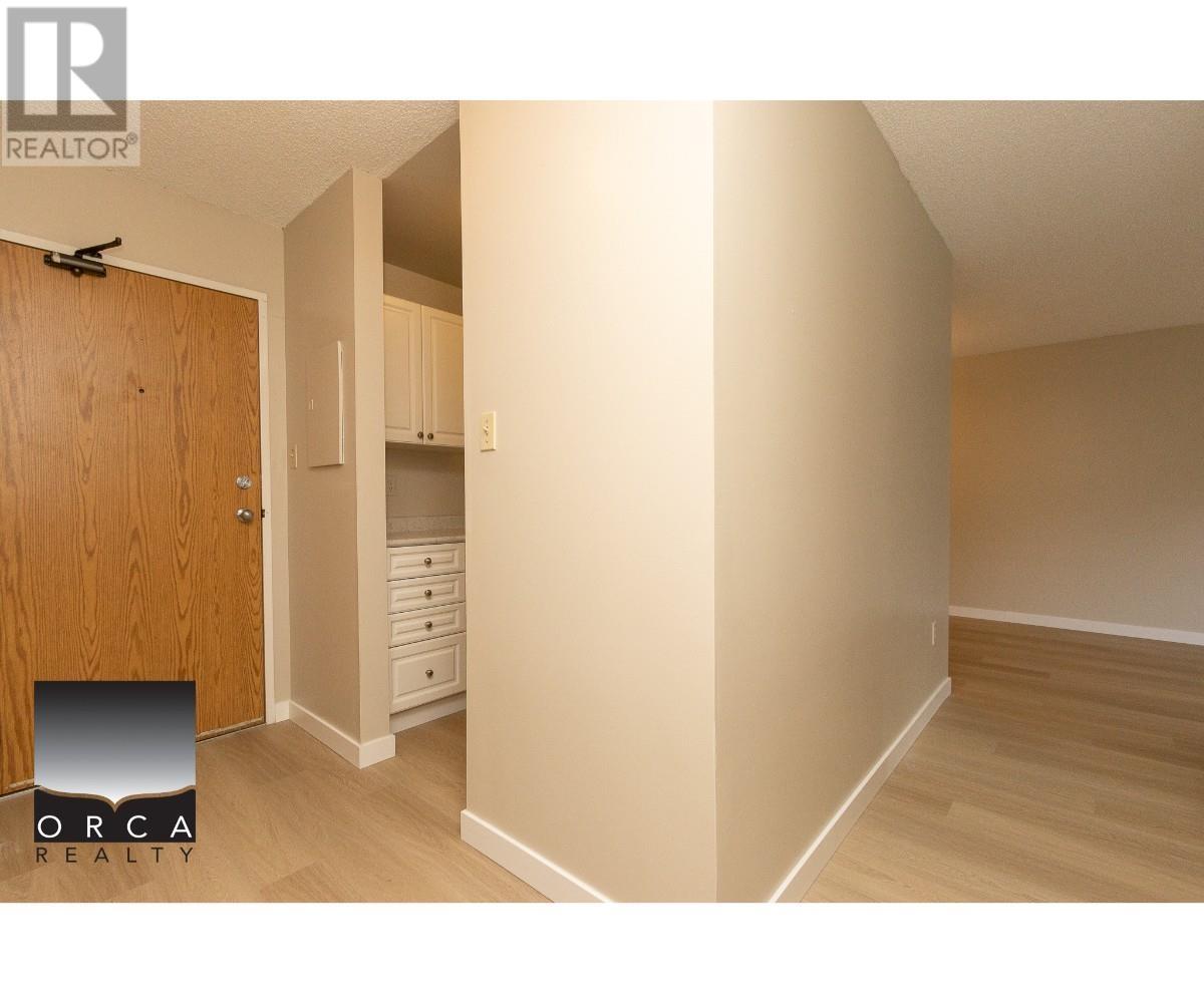 412 65 First Street, New Westminster, British Columbia  V3L 5K9 - Photo 2 - R2983225