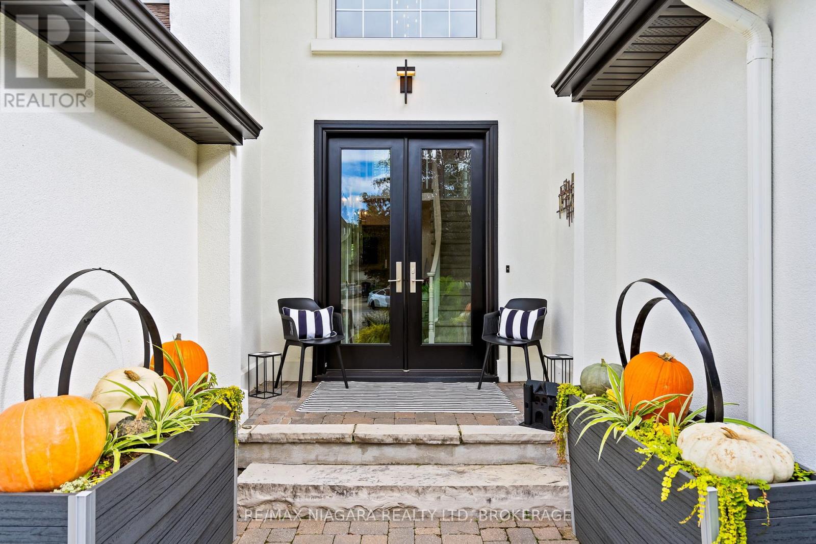 Property at 14 LUCIA COURT image 2