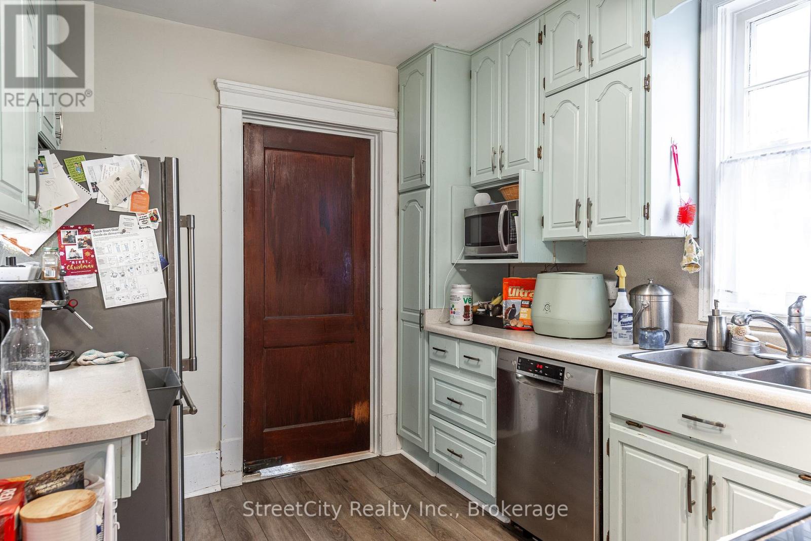 208 Birmingham Street, Stratford, Ontario  N5A 2T4 - Photo 10 - X12060316