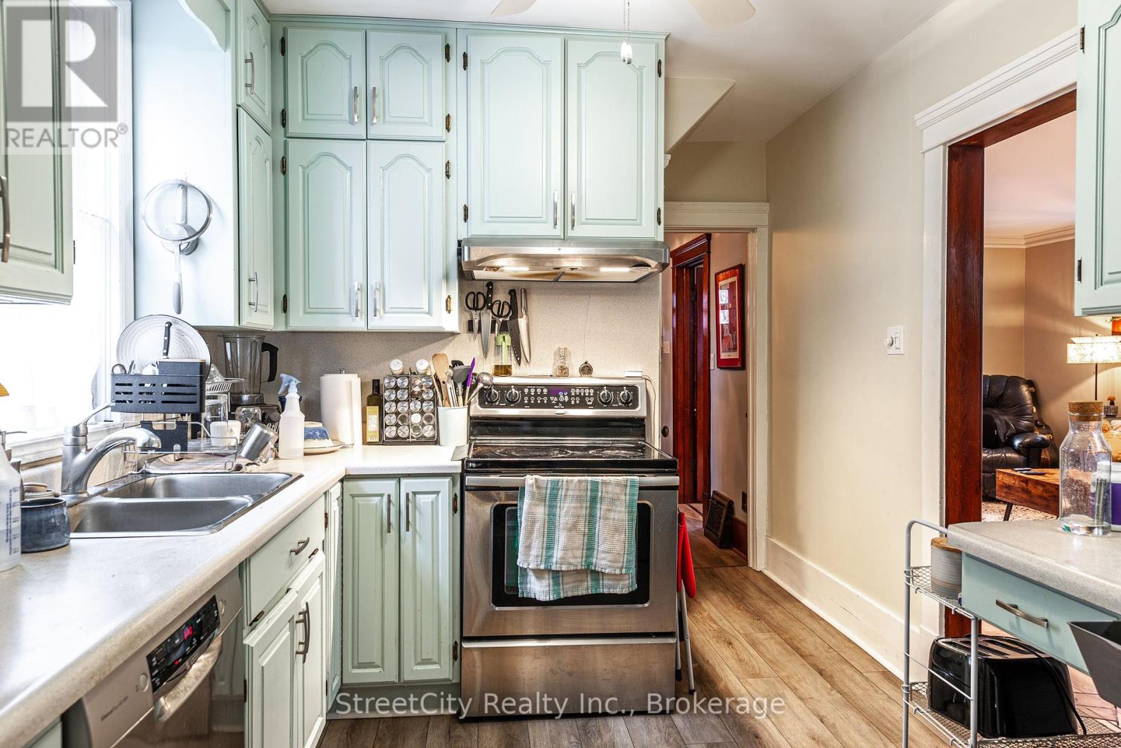 208 Birmingham Street, Stratford, Ontario  N5A 2T4 - Photo 11 - X12060316