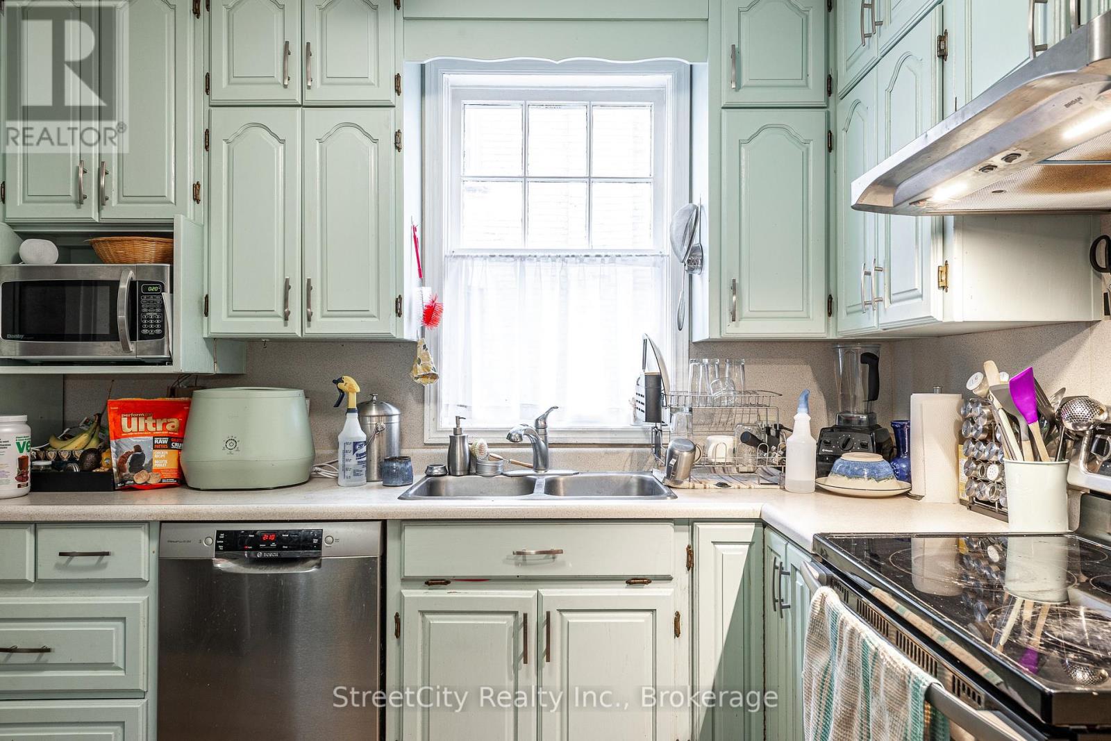 208 Birmingham Street, Stratford, Ontario  N5A 2T4 - Photo 12 - X12060316