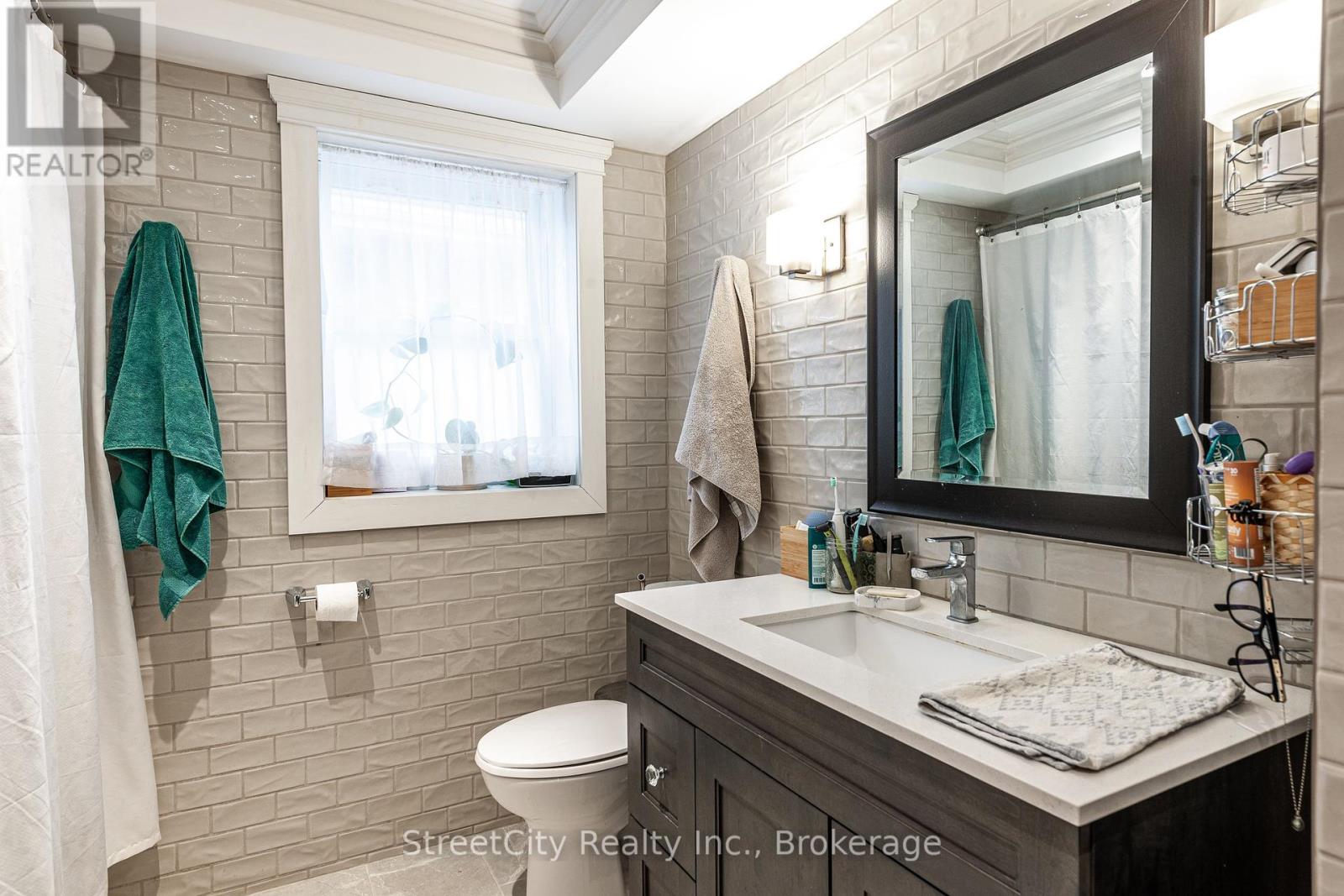 208 Birmingham Street, Stratford, Ontario  N5A 2T4 - Photo 15 - X12060316