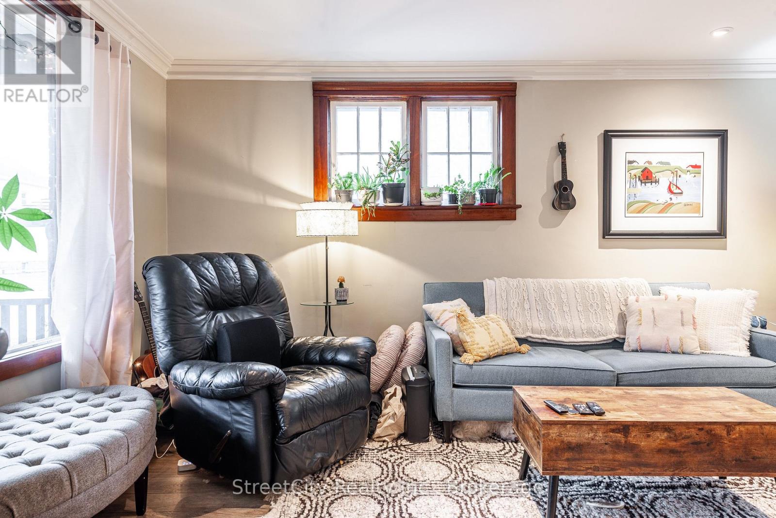 208 Birmingham Street, Stratford, Ontario  N5A 2T4 - Photo 5 - X12060316