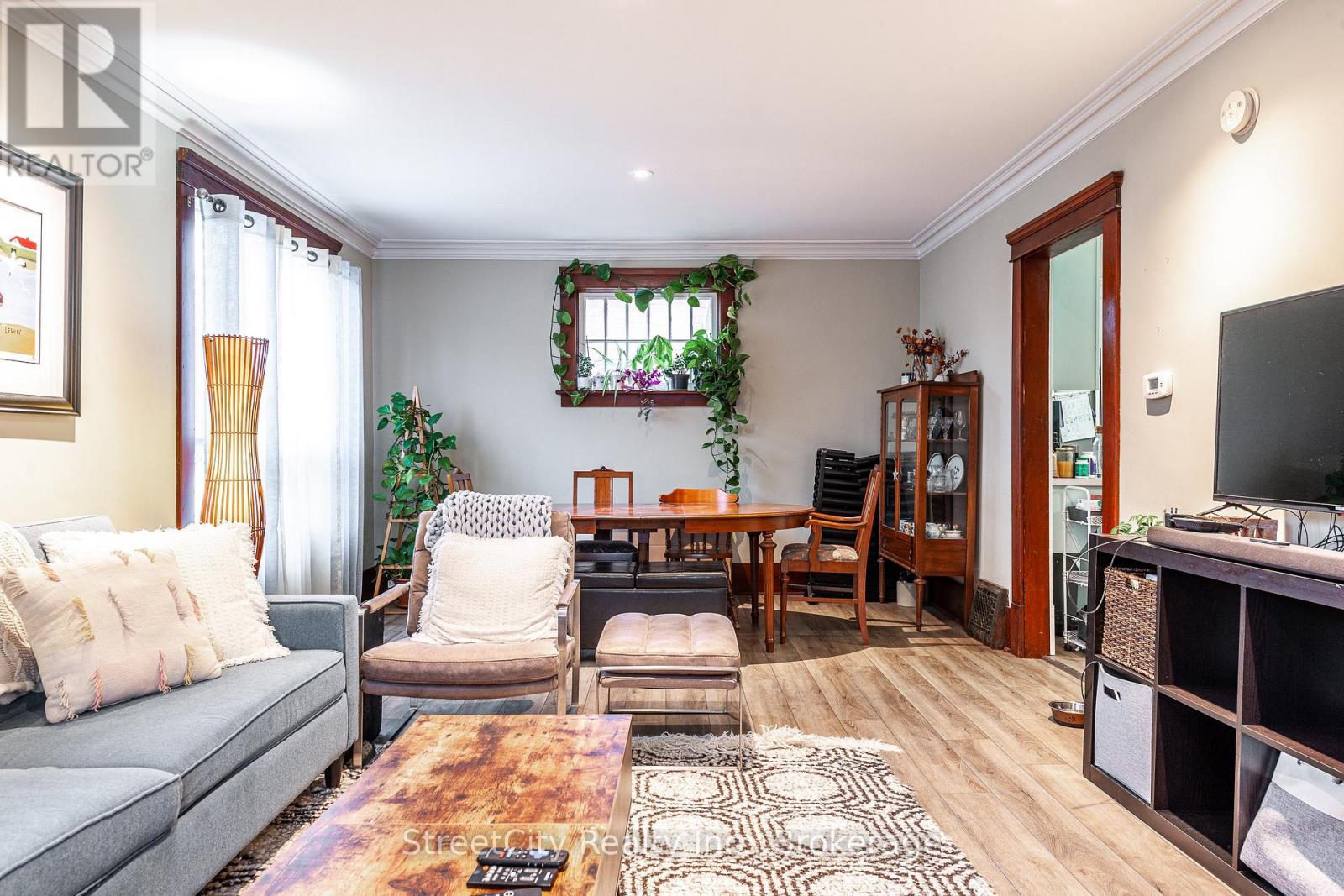 208 Birmingham Street, Stratford, Ontario  N5A 2T4 - Photo 7 - X12060316