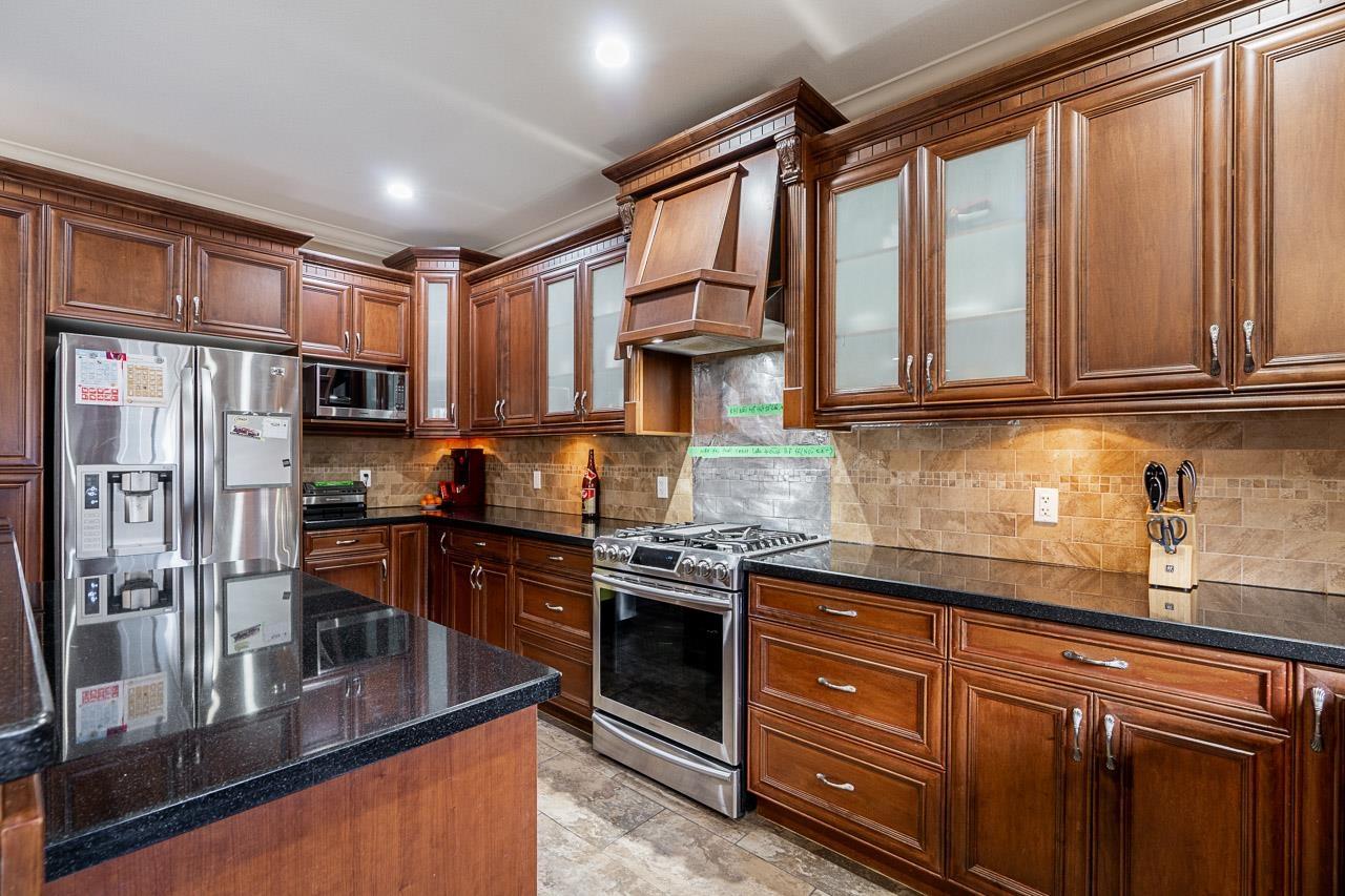 Property at 27760 PULLMAN AVENUE image 4