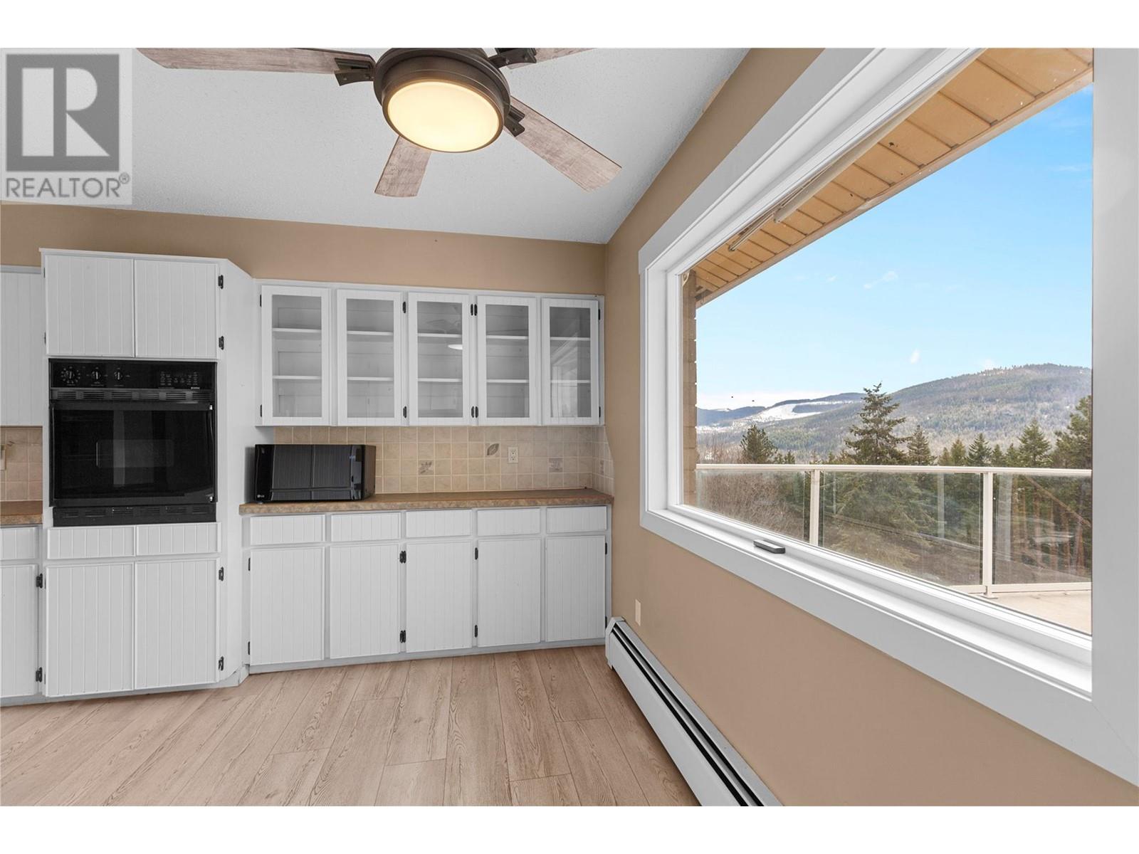 8022 Aspen Road, Vernon, British Columbia  V1B 3M9 - Photo 15 - 10339600