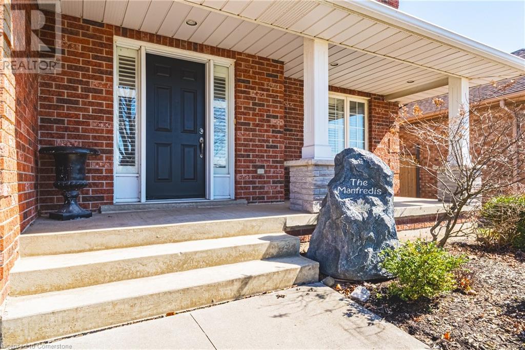 Property at 19 LIUNA Court image 4