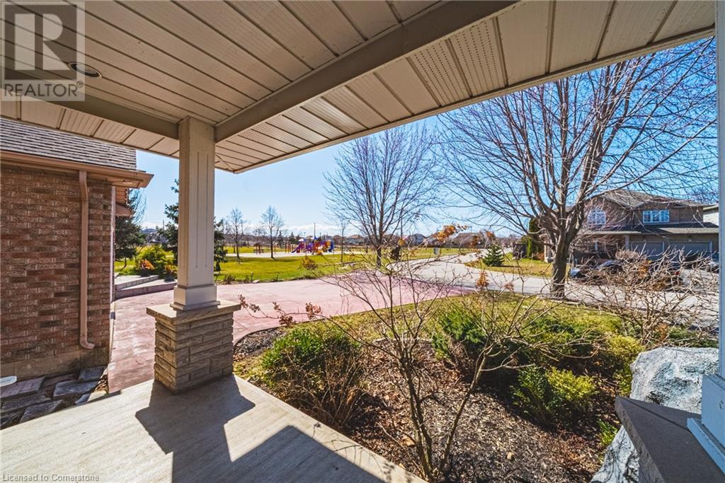 Property at 19 LIUNA Court image 5