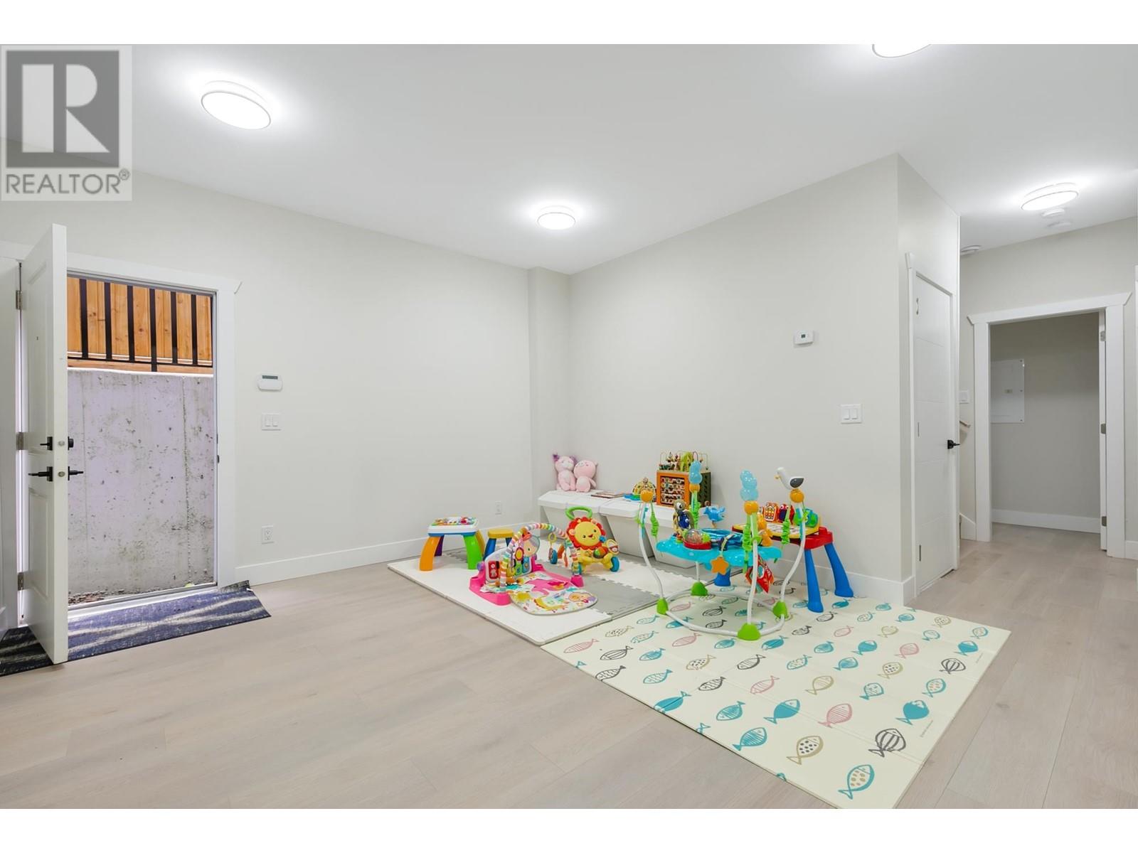 212 Blackman Street, New Westminster, British Columbia  V3L 2A7 - Photo 31 - R2981597