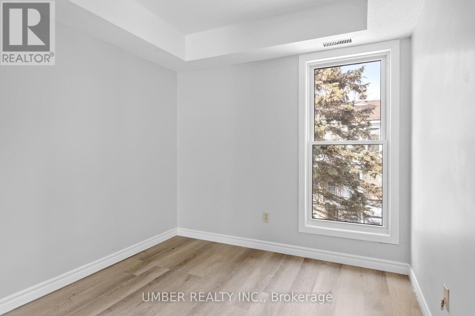 C - 207 Woodfield Drive, Ottawa, Ontario  K2G 4P2 - Photo 11 - X12060433