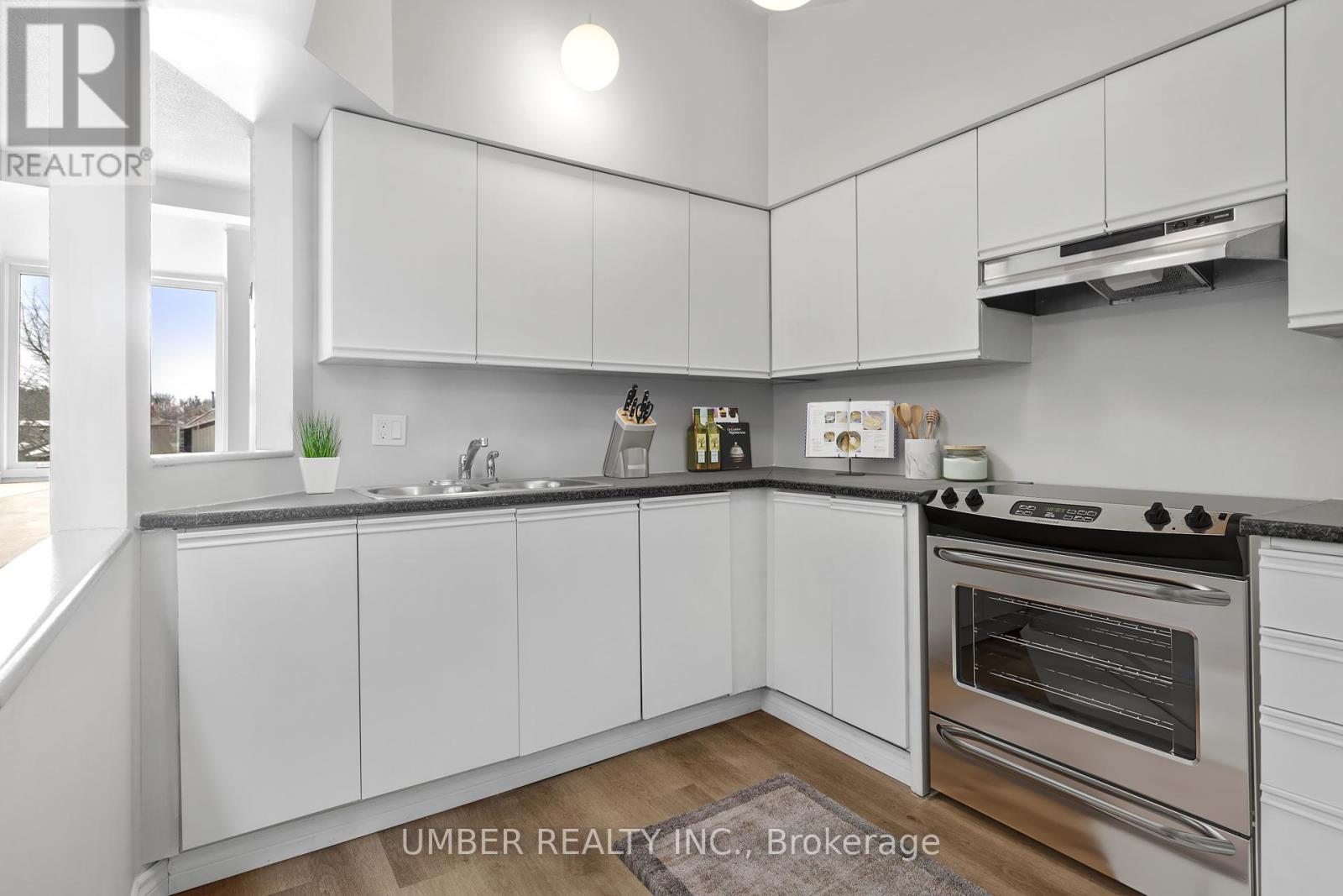 C - 207 Woodfield Drive, Ottawa, Ontario  K2G 4P2 - Photo 6 - X12060433