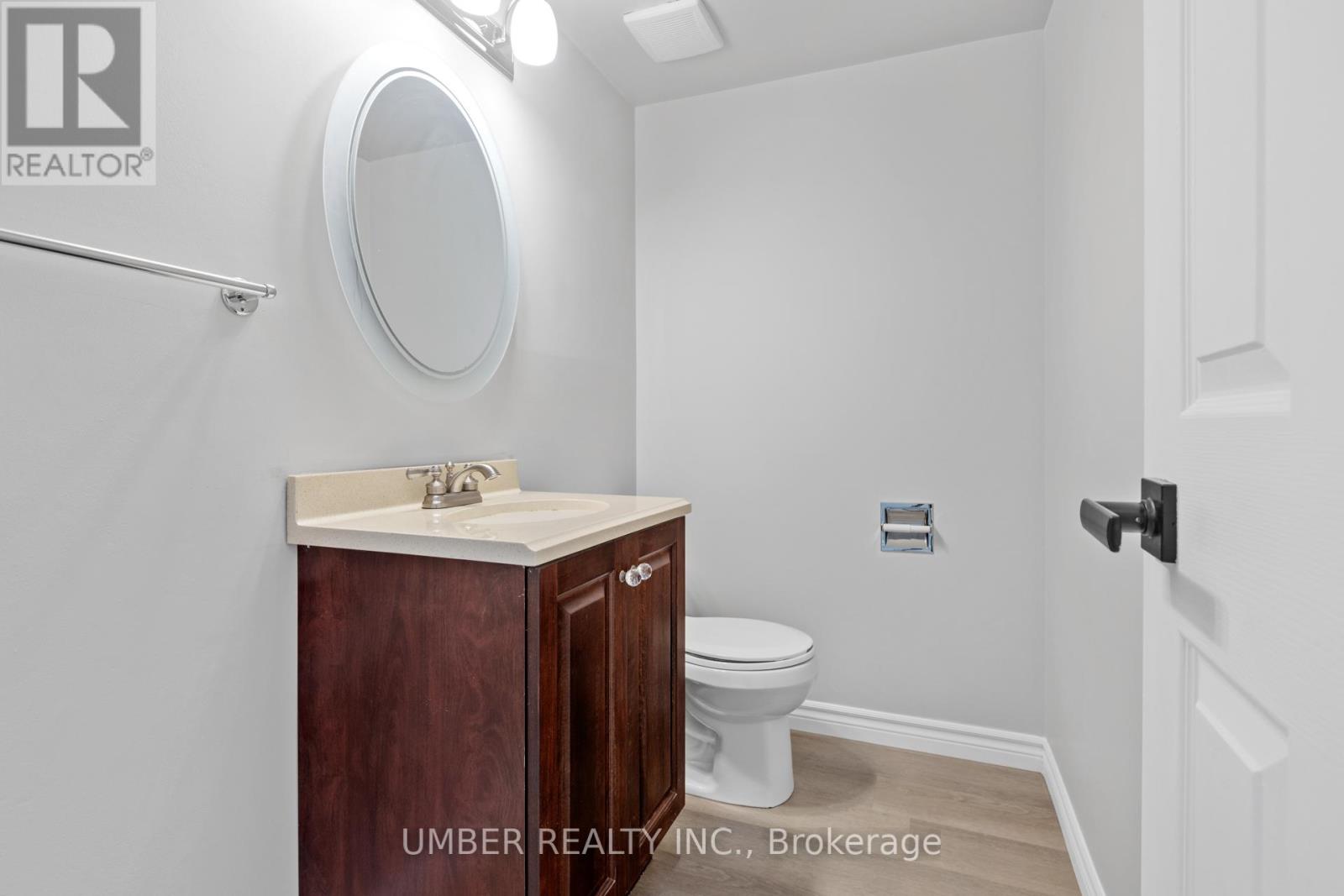 C - 207 Woodfield Drive, Ottawa, Ontario  K2G 4P2 - Photo 8 - X12060433