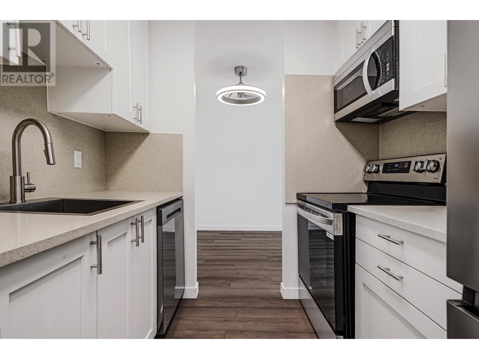 506 4105 Maywood Street, Burnaby, British Columbia  V5H 4A3 - Photo 4 - R2985839