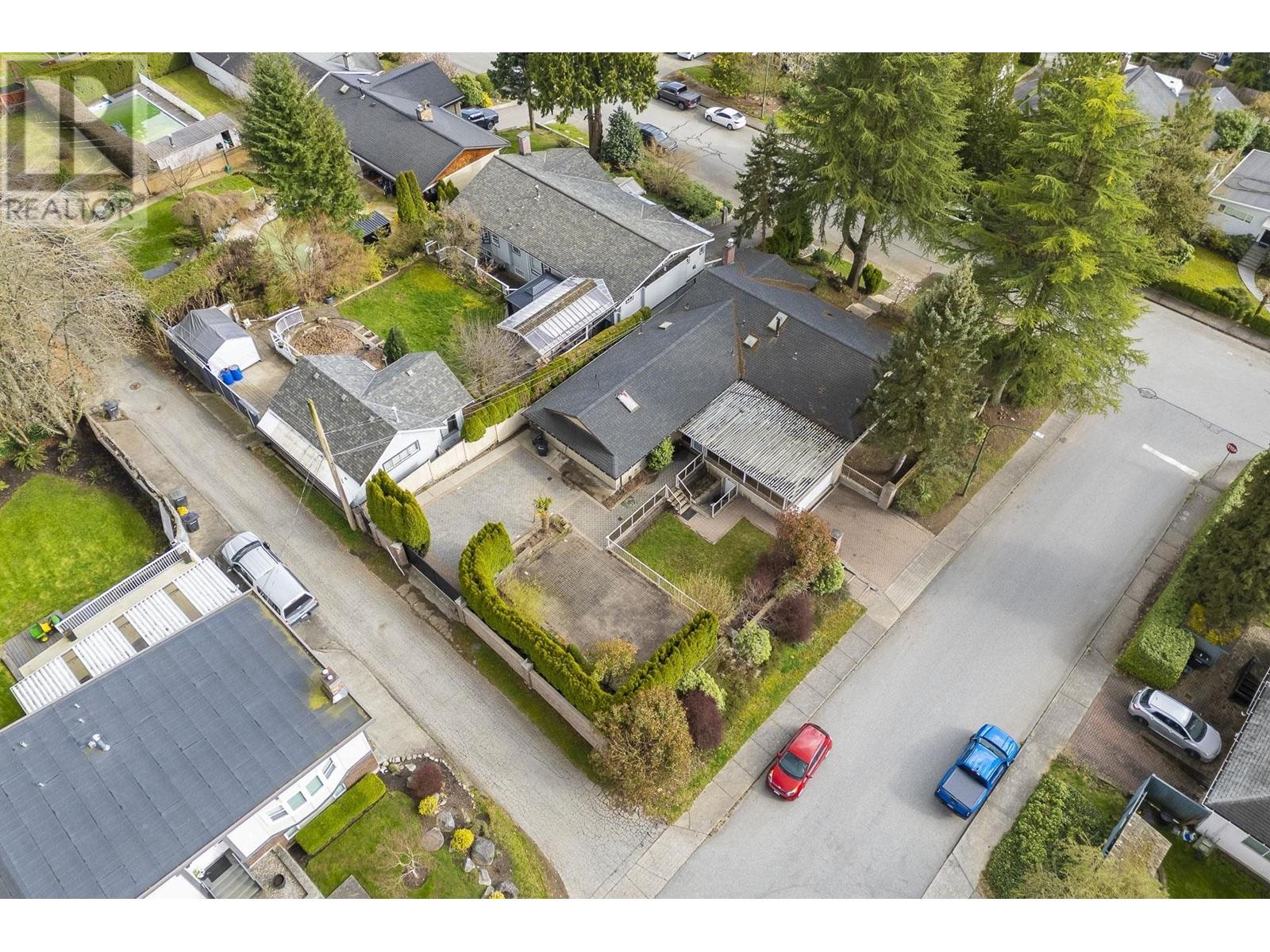 5305 Eglinton Street, Burnaby, British Columbia  V5G 2B4 - Photo 10 - R2985851