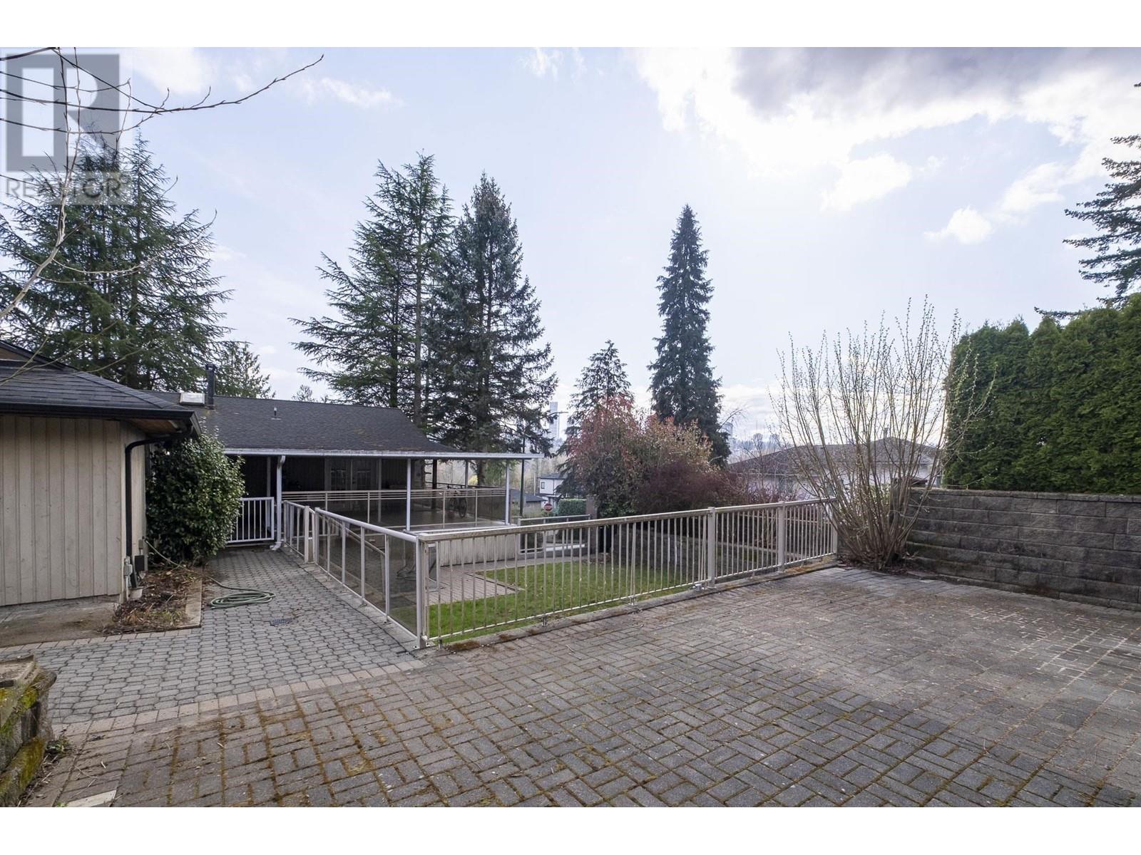 5305 Eglinton Street, Burnaby, British Columbia  V5G 2B4 - Photo 12 - R2985851