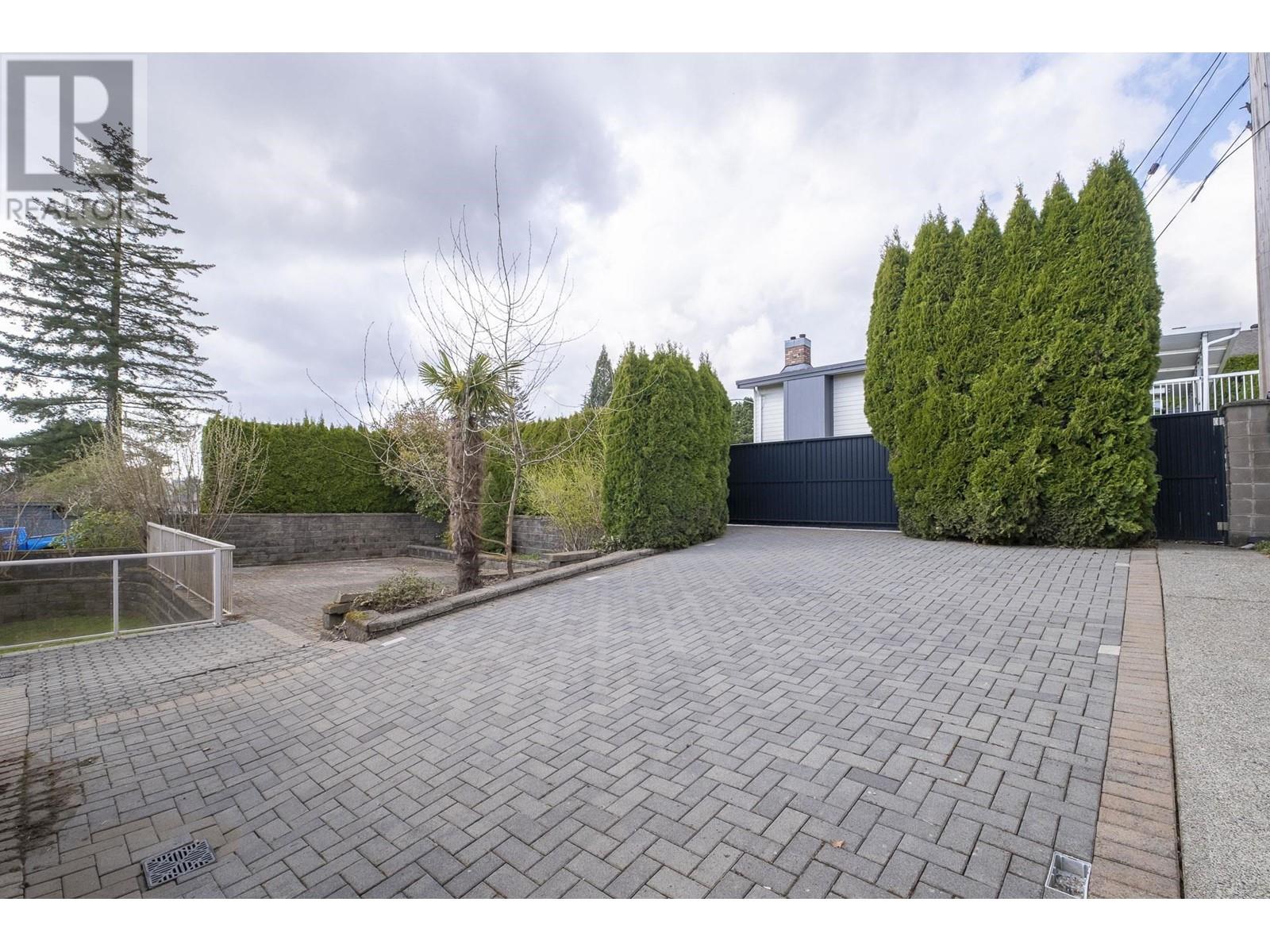 5305 Eglinton Street, Burnaby, British Columbia  V5G 2B4 - Photo 14 - R2985851