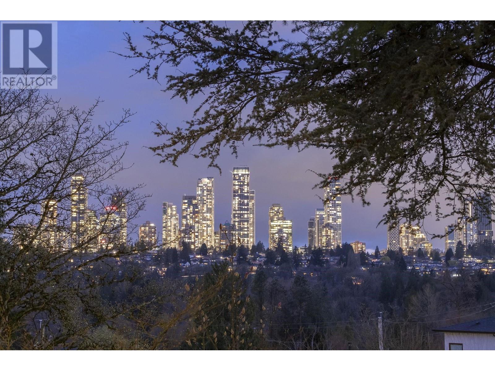 5305 Eglinton Street, Burnaby, British Columbia  V5G 2B4 - Photo 3 - R2985851