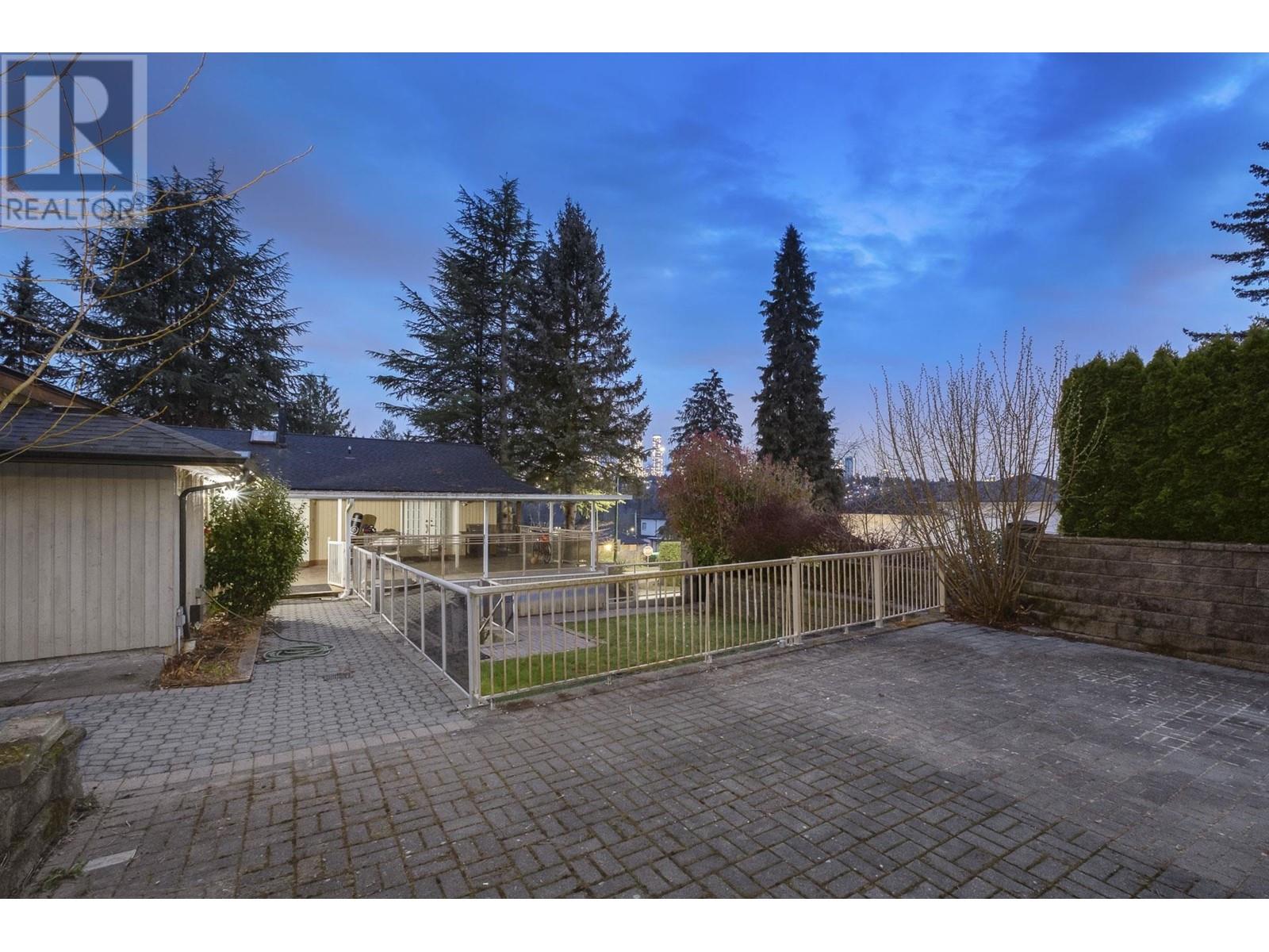 5305 Eglinton Street, Burnaby, British Columbia  V5G 2B4 - Photo 5 - R2985851