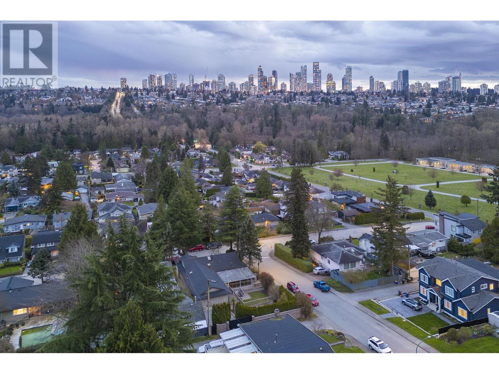 5305 Eglinton Street, Burnaby, British Columbia  V5G 2B4 - Photo 7 - R2985851