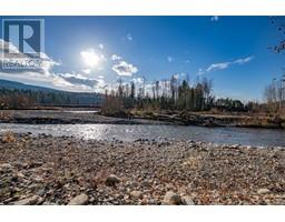 370 Charles Road, cherryville, British Columbia