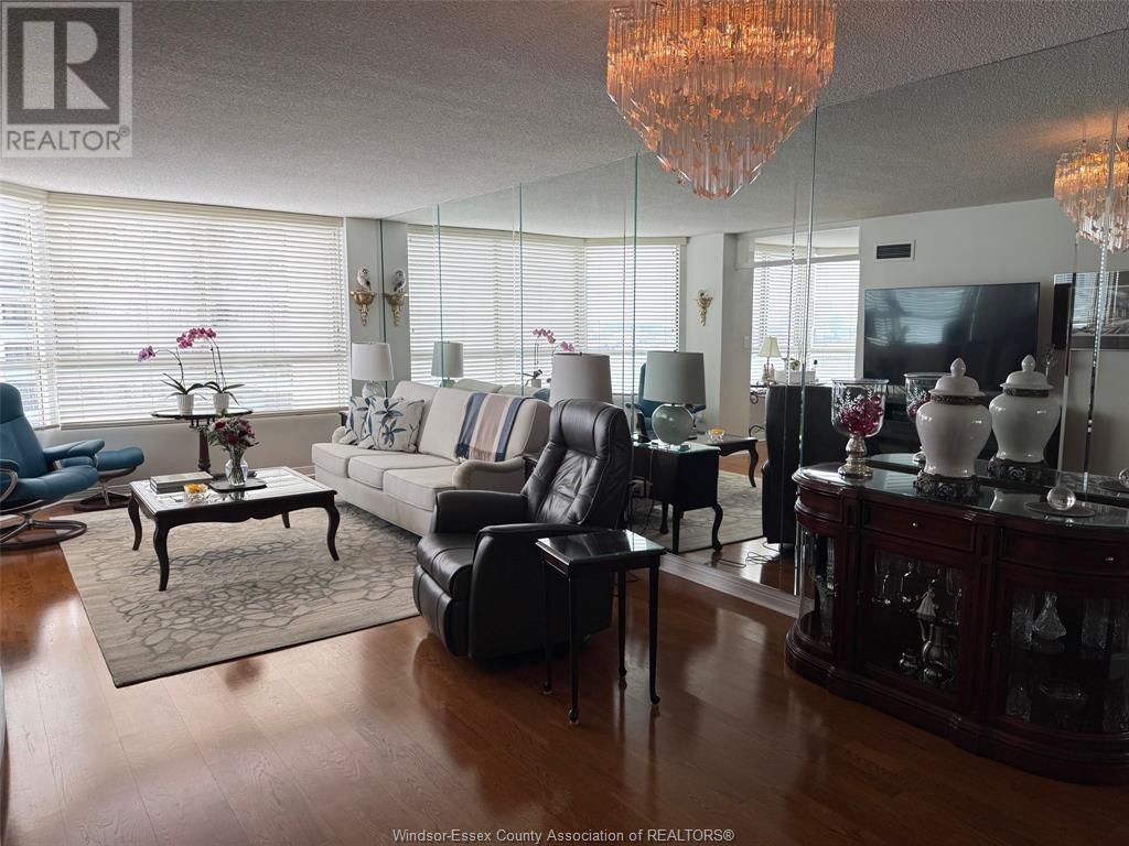 Property at 75 RIVERSIDE DRIVE East Unit# 1205 image 2