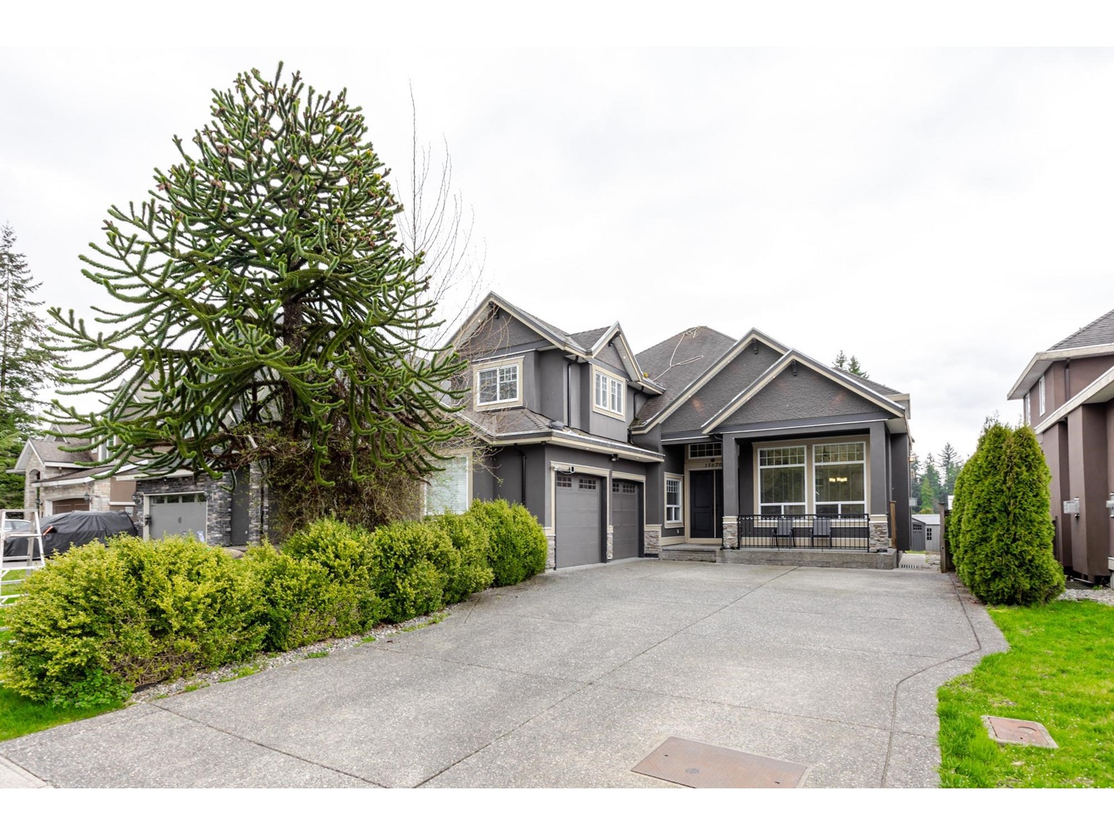 Property at 15670 107 AVENUE image 2
