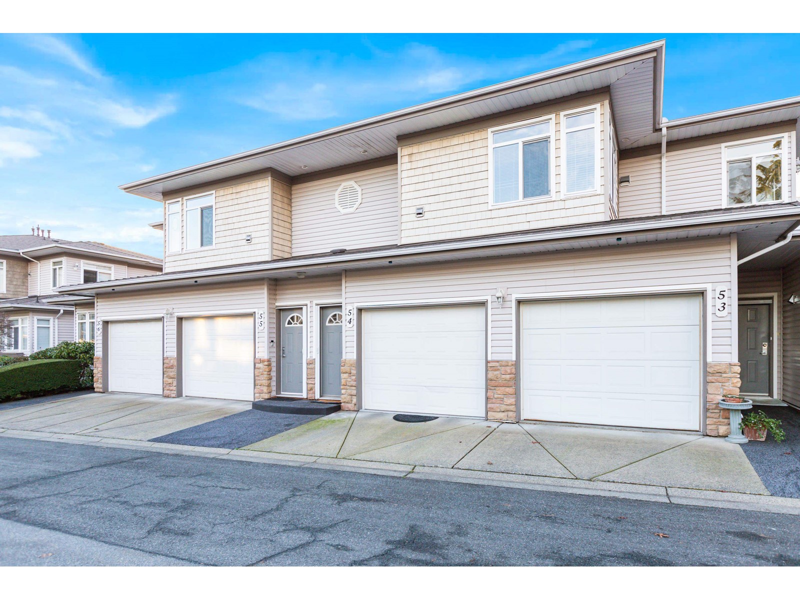 Property at 54 15070 66A AVENUE image 2