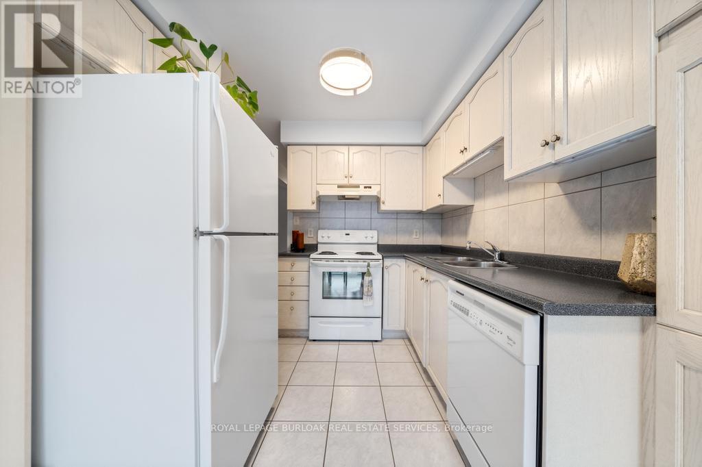 4050 Kryzan Drive, Burlington (Tansley), Ontario  L7M 4S4 - Photo 18 - W12060459