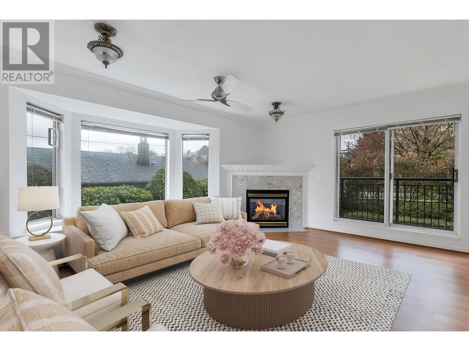 212 3770 Manor Street, Burnaby, British Columbia  V5G 4T5 - Photo 2 - R2985700