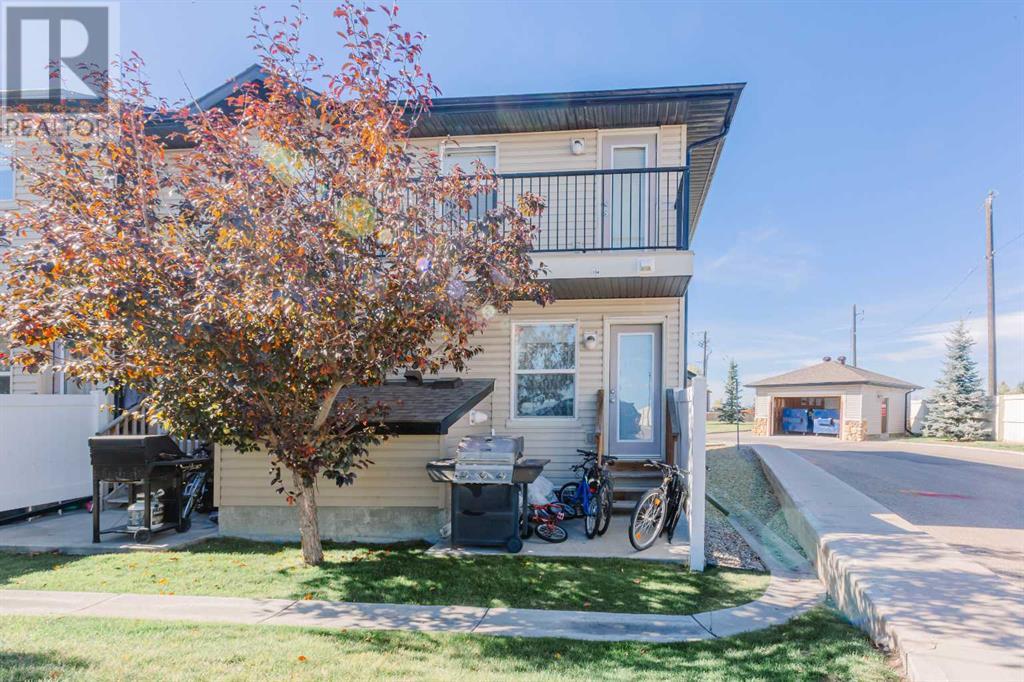 Property at 312 Saddlebrook Point NE image 5