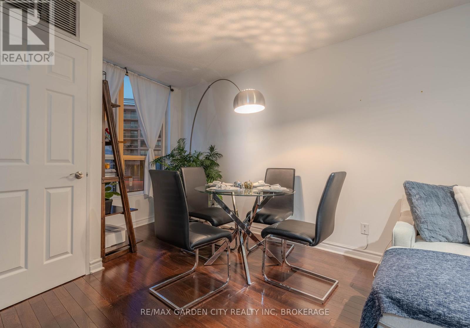 Property at 202 - 897 SHEPPARD AVENUE W image 5