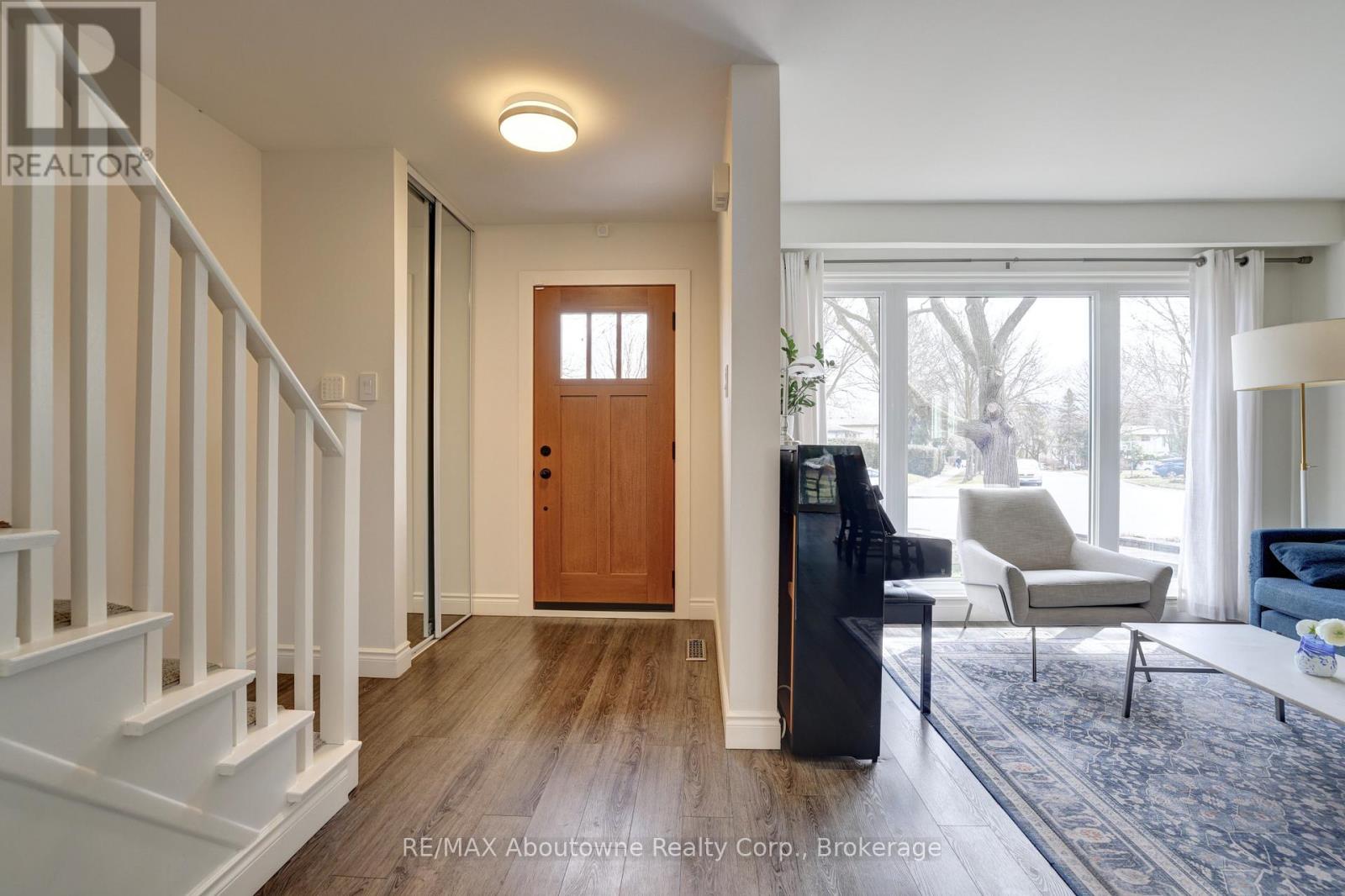 Property at 1274 RICHARDS CRESCENT image 4
