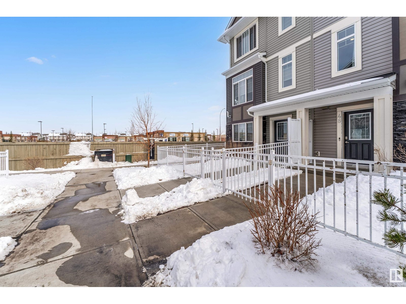 Property at #48 2215 24 ST NW image 4
