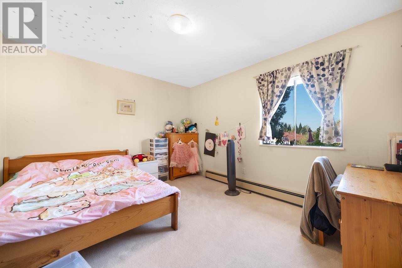 8008 Woodhurst Drive, Burnaby, British Columbia  V5A 4E7 - Photo 16 - R2985724