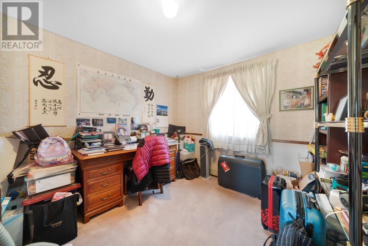8008 Woodhurst Drive, Burnaby, British Columbia  V5A 4E7 - Photo 9 - R2985724