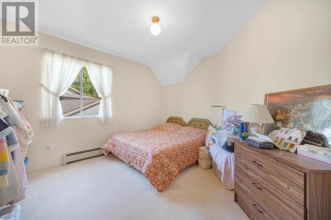 8008 Woodhurst Drive, Burnaby, British Columbia  V5A 4E7 - Photo 21 - R2985724