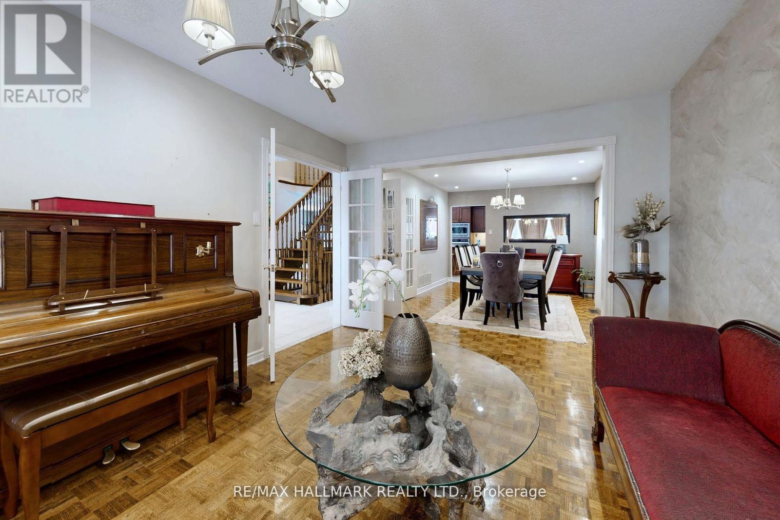 Property at 152 GRENADIER CRESCENT image 4