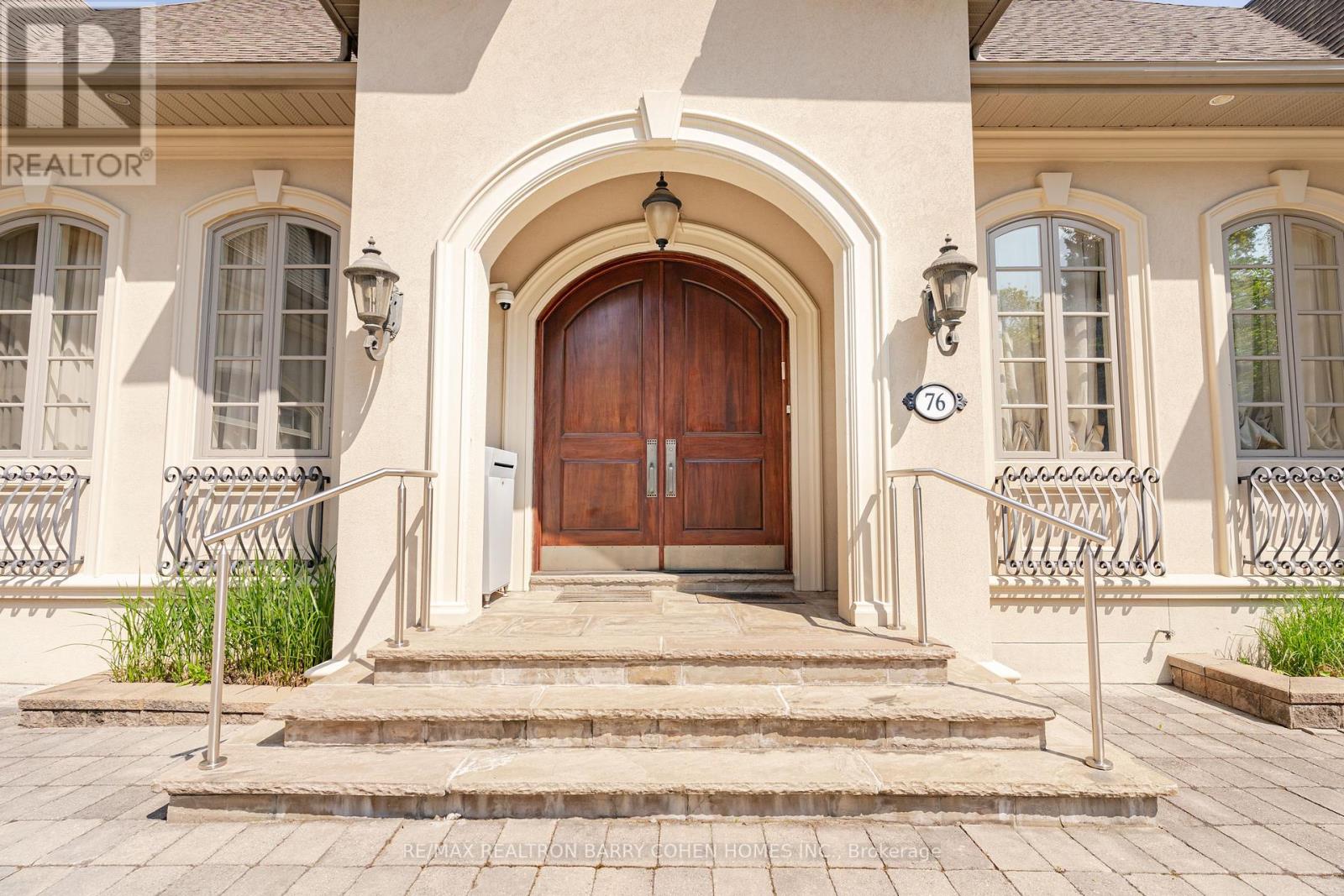 Property at 76 THORNRIDGE DRIVE image 3
