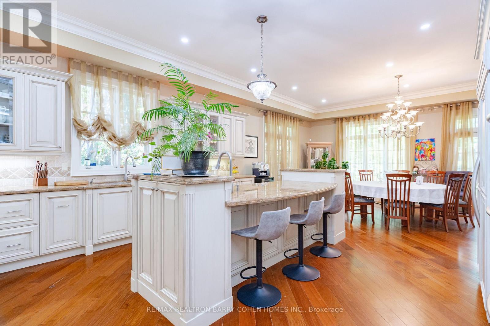 76 Thornridge Drive, Vaughan, Ontario  L4J 1C8 - Photo 7 - N12060567